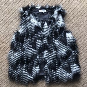 Women’s Faux Fur Vest